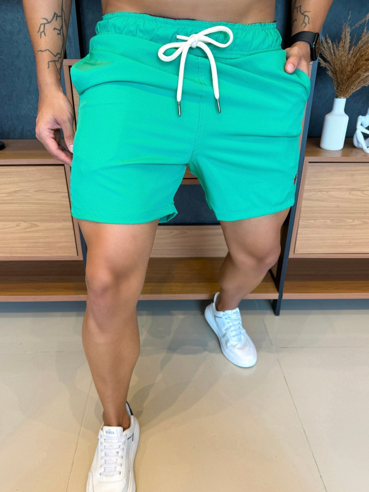 Short Ralph. Verde Logo Vermelho
